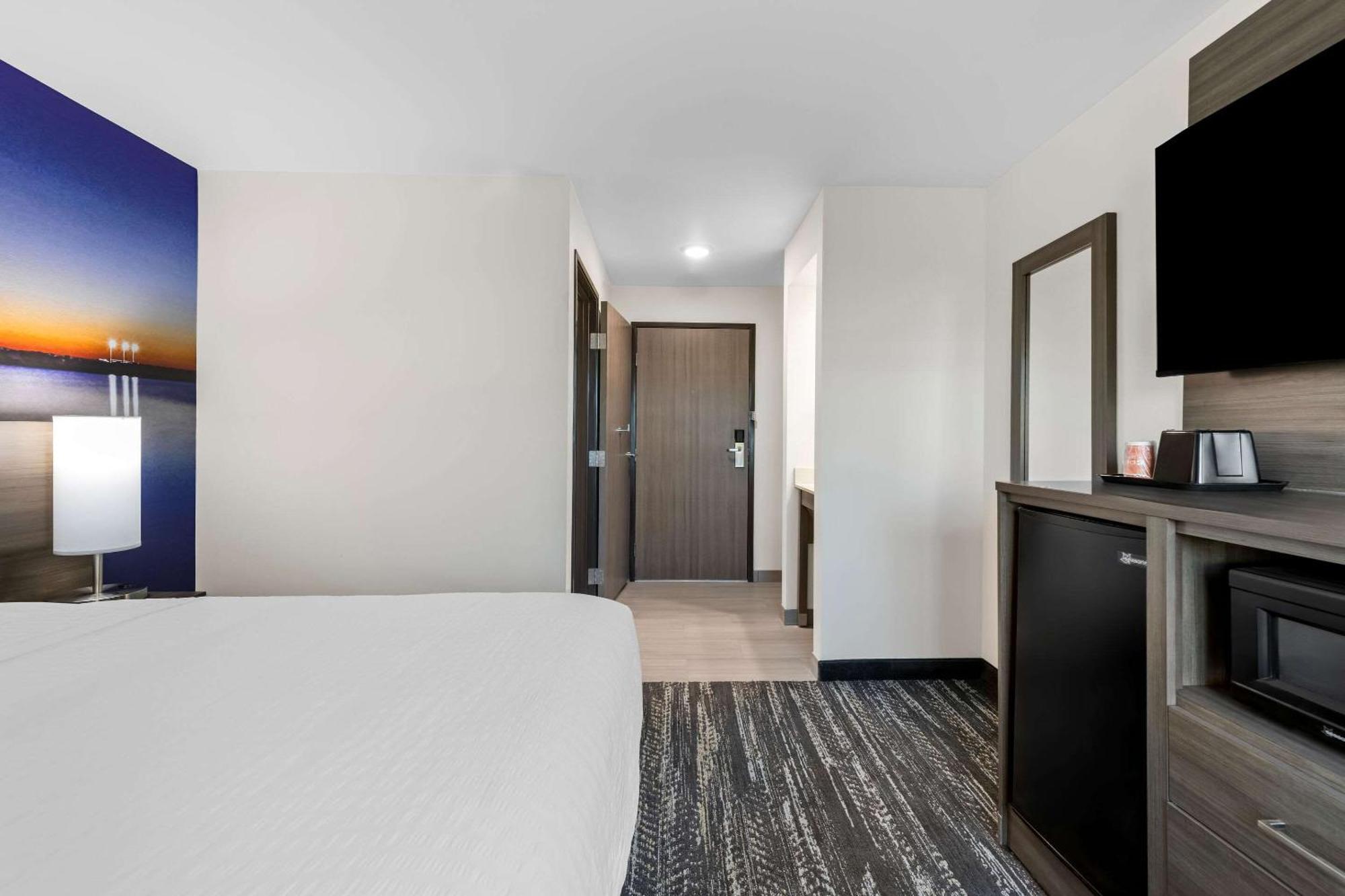 Отель Clarion Pointe Милуоки Экстерьер фото